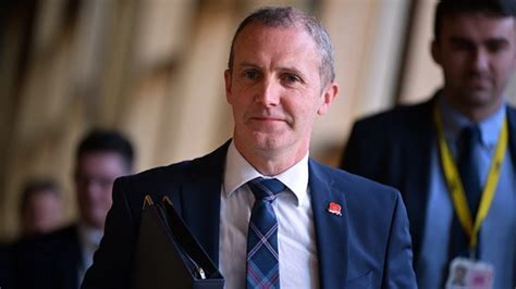 İskoçyalı bakan 11 bin sterlinlik fatura yüzünden istifa etti